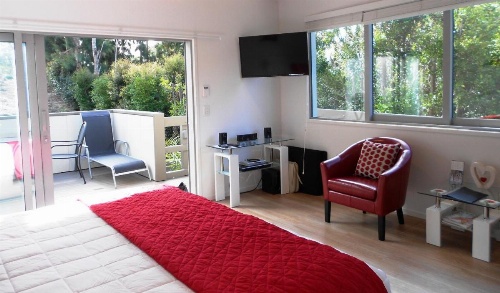 Oneroa Secret Garden Apartments image 7